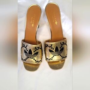 Gucci x adidas leather printed slides size 40